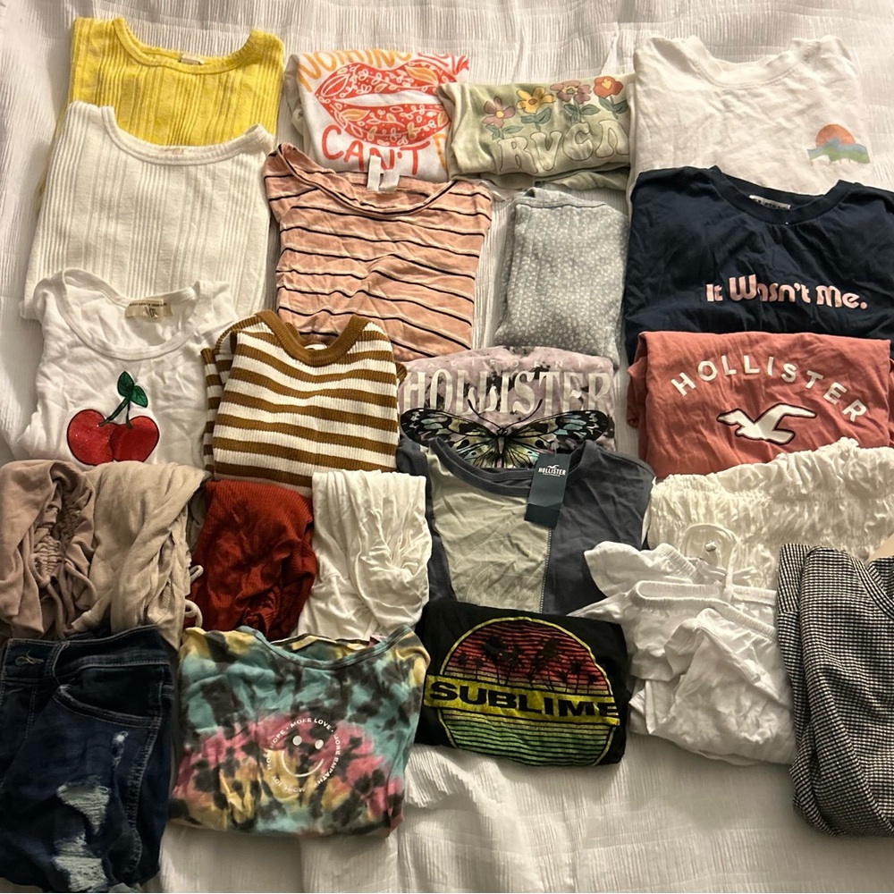 BUNDLE!! Hollister, Forever 21, Brandy Melville, American Eagle, etc.